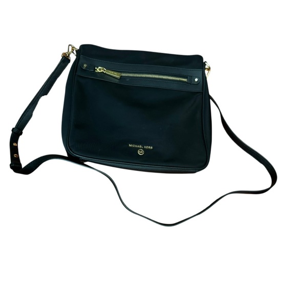 Michael Kors Black Jet Set Large Nylon Gabardine Messenger Bag - Picture 9 of 13